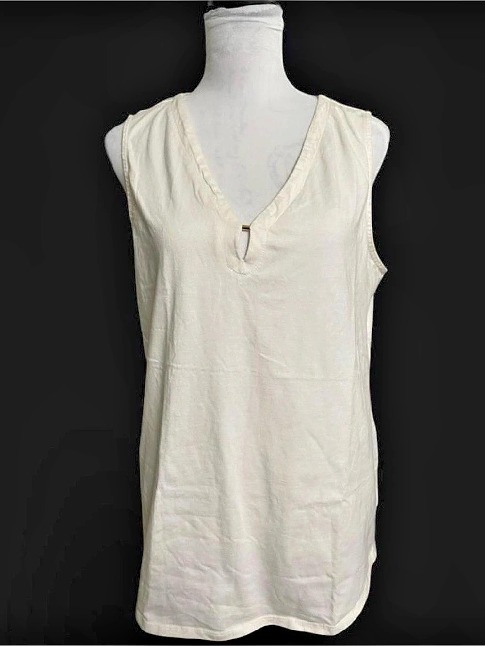 Jones New York Sleeveless V-Neck Top in White Large